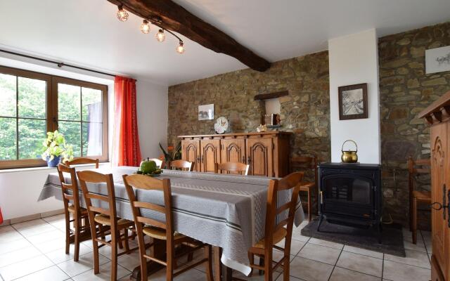 Cozy Holiday Home in Rendeux with Fenced Garden