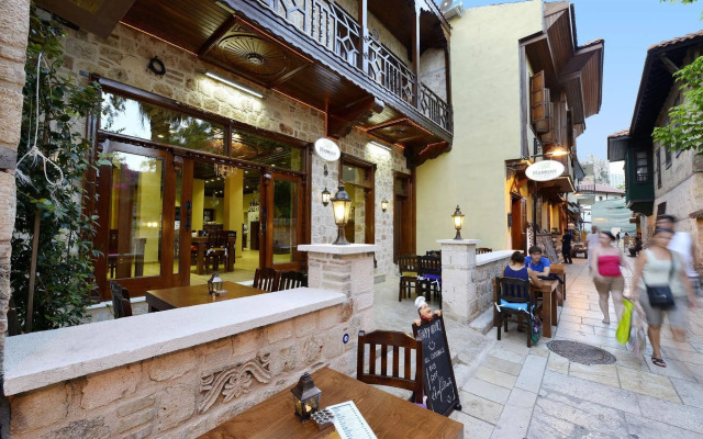 Hadrian Gate Hotel