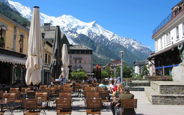 STUDIO CHAMONIX MONT-BLANC Idéalement situé