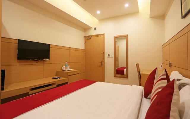 OYO Townhouse 5244 Galaxy Rooms