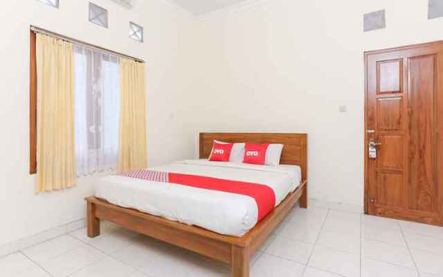 OYO 1680 Dahlia Guesthouse Near RSI Hidayatullah