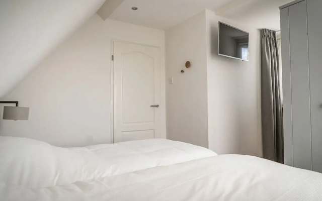 Amazing Bungalow in De Cocksdorp near Beach