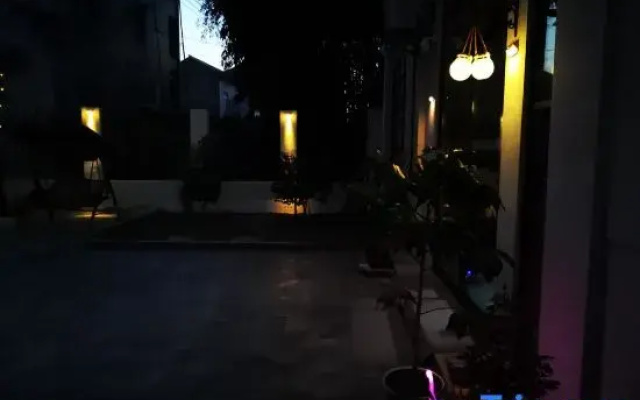 Ziyi Courtyard Guesthouse