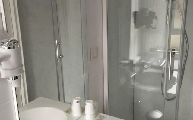 Brit Hotel L'Arrivée Guingamp