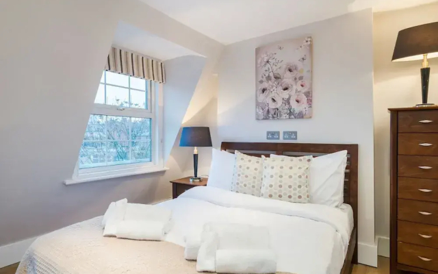 Shorton St Apartments by Chi Chi