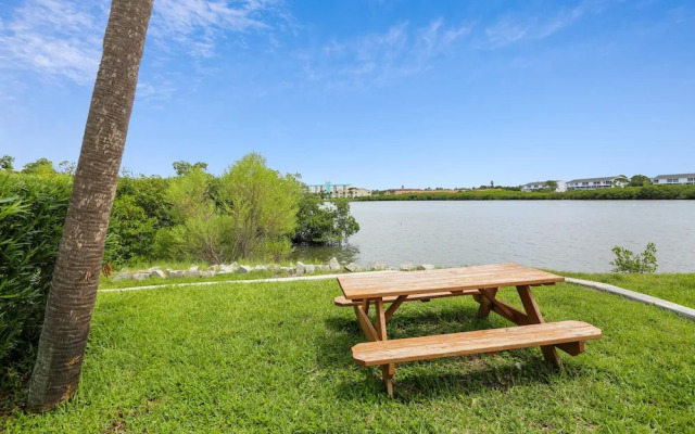 Mariner's Pointe 701