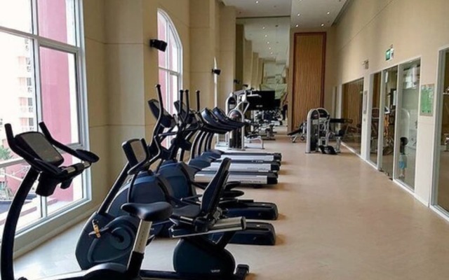 Grande Caribbean Condo by Somphong