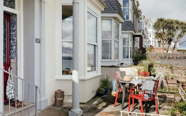 6 Barnoon Terrace