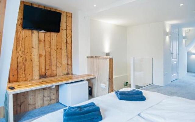 JorDam Loft Bed & Coffee