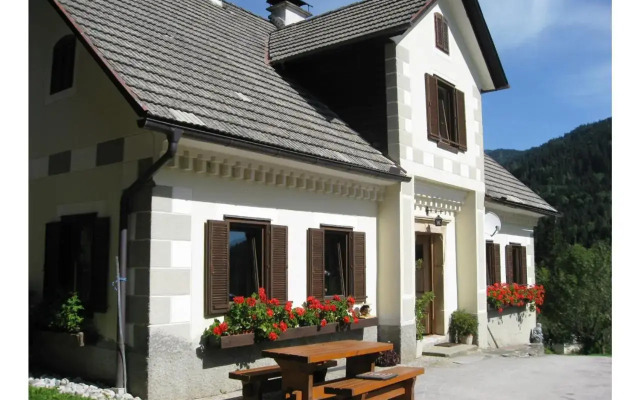 Turistična kmetija Stoglej