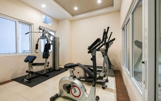 Oyo 207 Bay Area Suites Near Philippine General Hospital