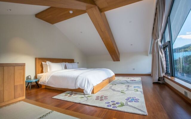 Floral Hotel Dali Luchun Garden