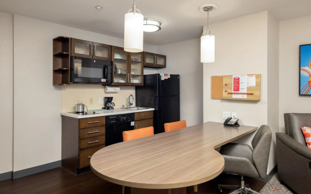 Candlewood Suites Anaheim - Resort Area by IHG