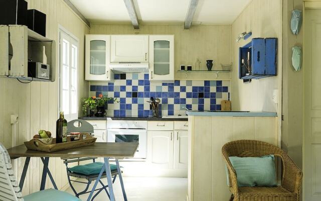 Domaine de Rhodes - Locations de Vacances / Vacation Rentals