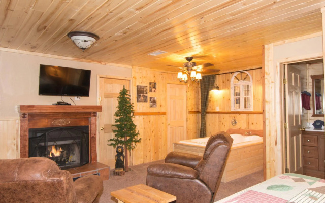 Upper Canyon Inn & Cabins
