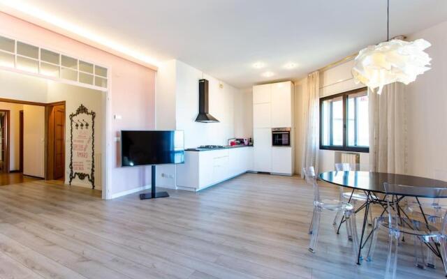 Maison Dina