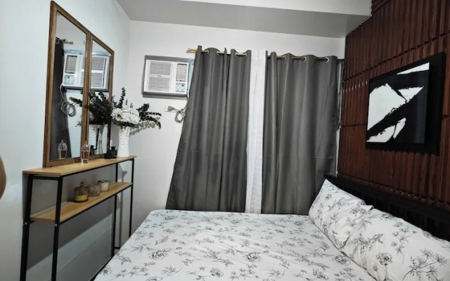 2- Bedroom Luxury Condo Unitluxhomme