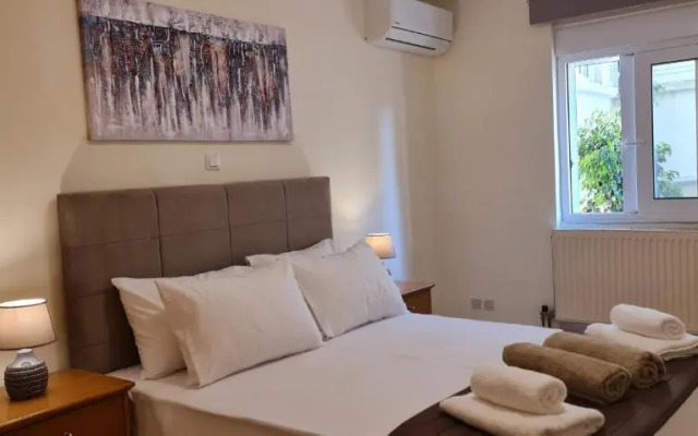 Stylish S&k 'k' Villa 200m From The Beach