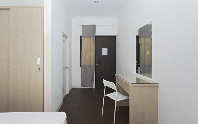 RedDoorz near Lottemart Fatmawati