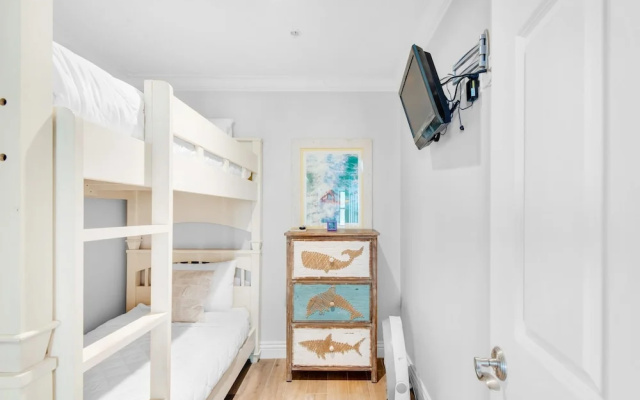 Emerald Grande W222- Rexford's Beach Retreat