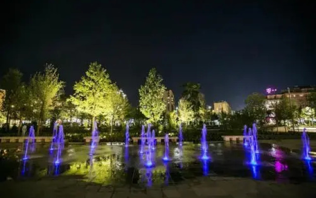 Skanderbeg Square Deluxe 1