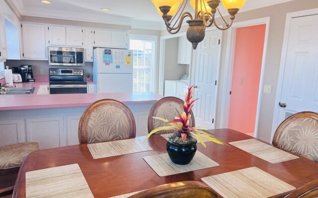 Victoria - 3 Br Home