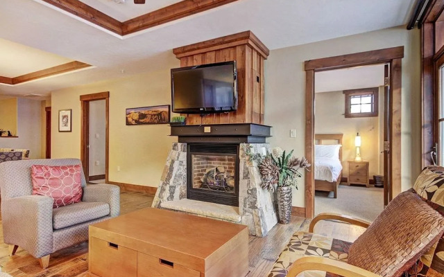 One Ski Hill Place S8309