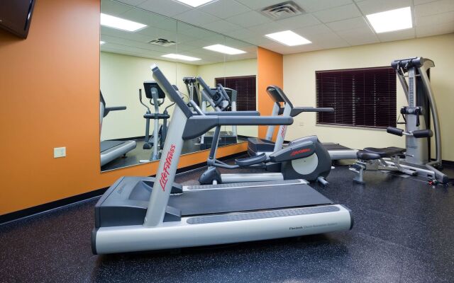 Country Inn & Suites by Radisson, Willmar, MN