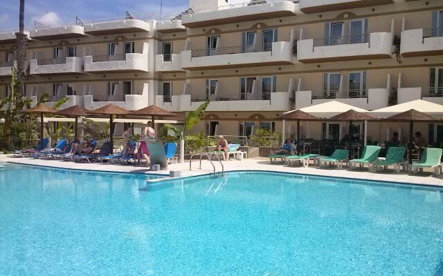 Astron Hotel