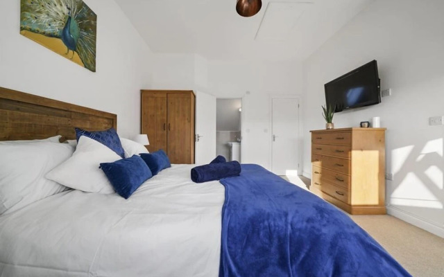 Spacious Canterbury Townhouse