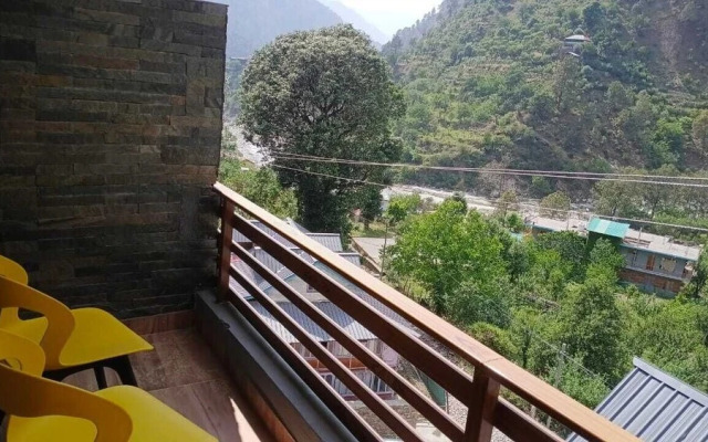 Tirthan Villa Resort