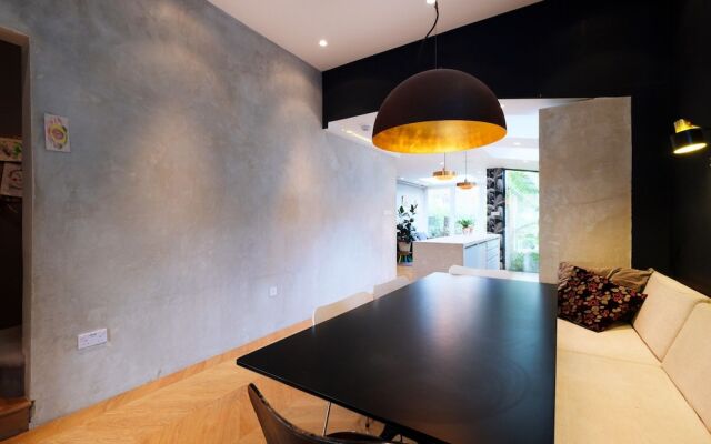 Spacious Modern 3 bed Architect-designed House