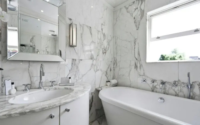 St Anns Road by Onefinestay