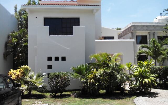 Casa en PlayaDelCarmen 526 by Sinbad
