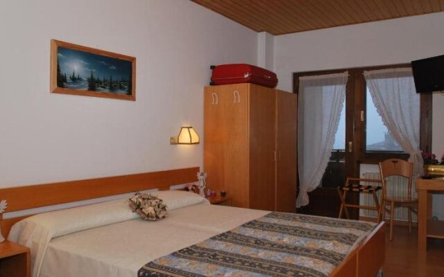 Hotel Mae'