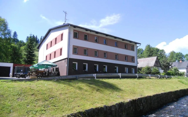 Hotel Zemská brána