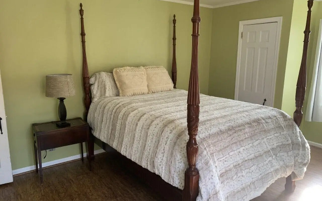 Inn at Millrace Pond