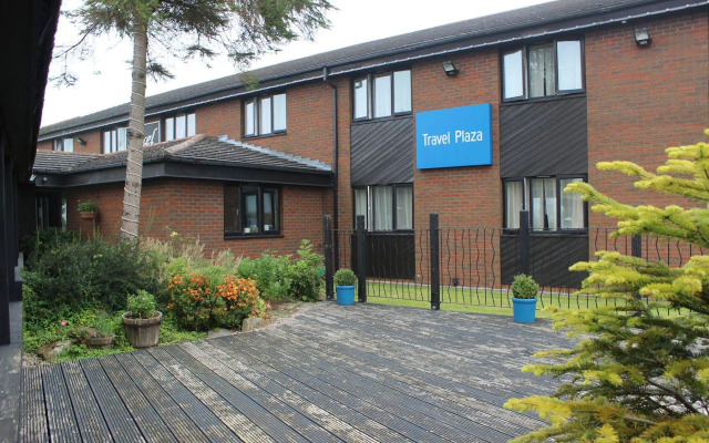 Travel Plaza Hotel