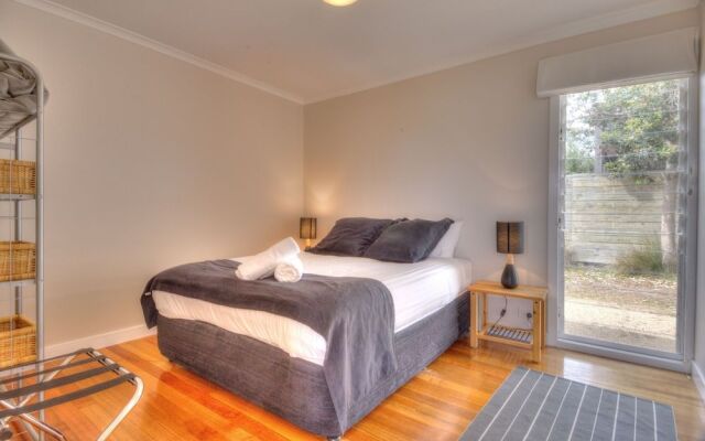 Freycinet Sanctuary at Oyster Bay