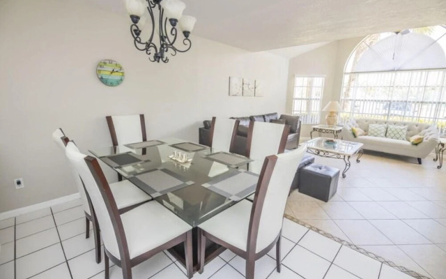 Bonita's Sweetwater Club Condo