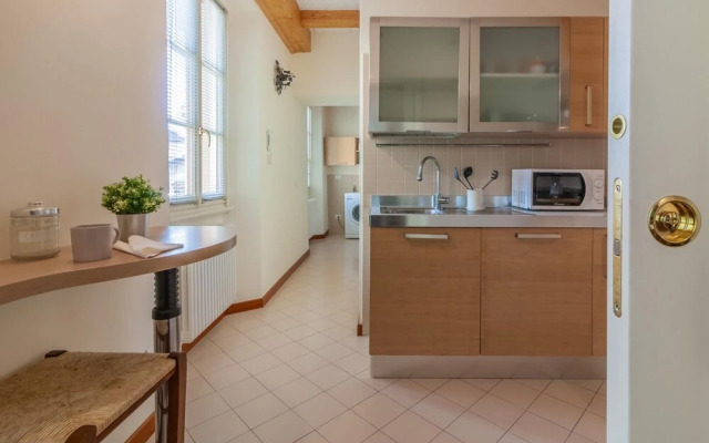 Easy Welcome Aglaia Luxury Lake View Apartment