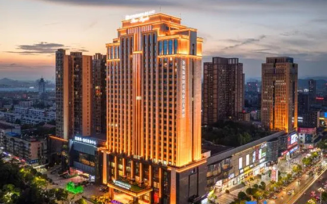 Wyndham Grand Plaza Royale Loudi