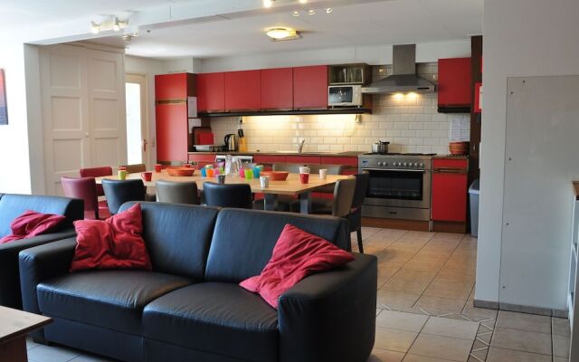 Semi-detached holiday home with facilities near the sea