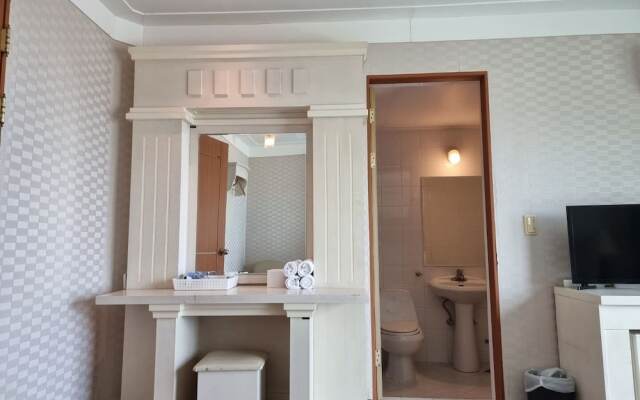 Benikea Mountain and Sea Yangyang