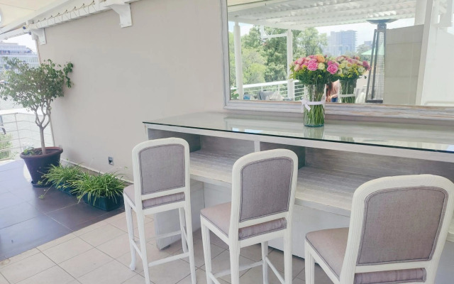 Lombardo Suites