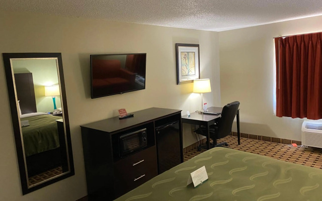 Quality Inn Morton at I-74
