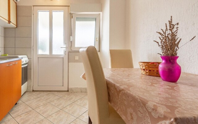 Beautiful Apartment in Vir With 2 Bedrooms and Wifi