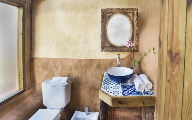 Caliu Earthship Ecolodge