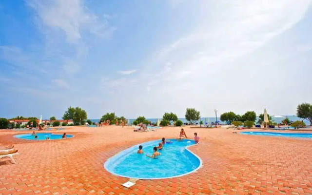 Kazela Resort