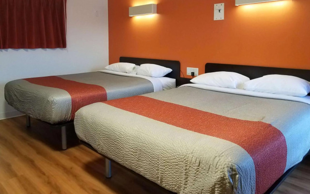 Motel 6 Cranbrook, BC
